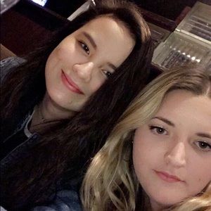 Meet your Posher, Felicia